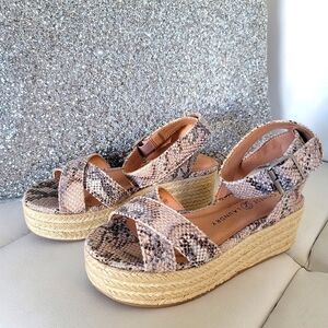 Chinese Laundry espadrille sandal